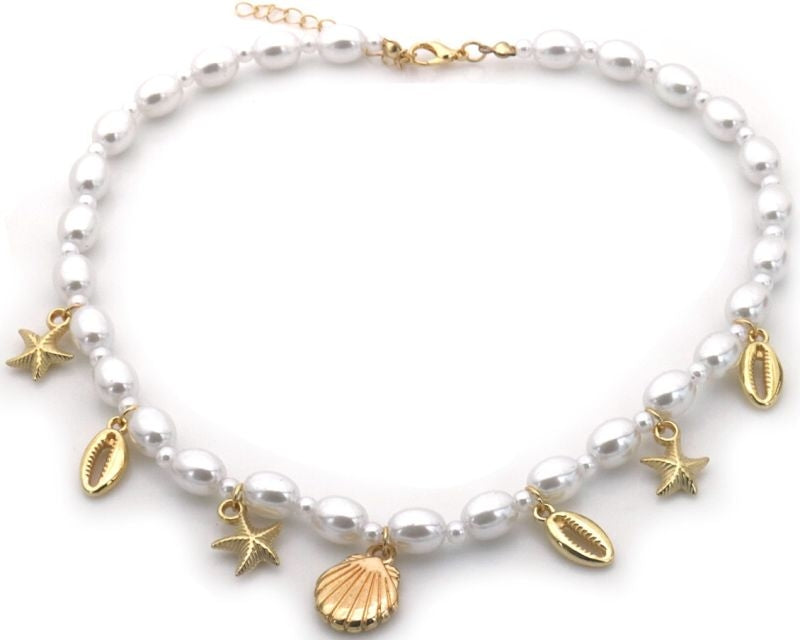 AA 0134 - Sea Charms – Parelketting met Schelpenbedels